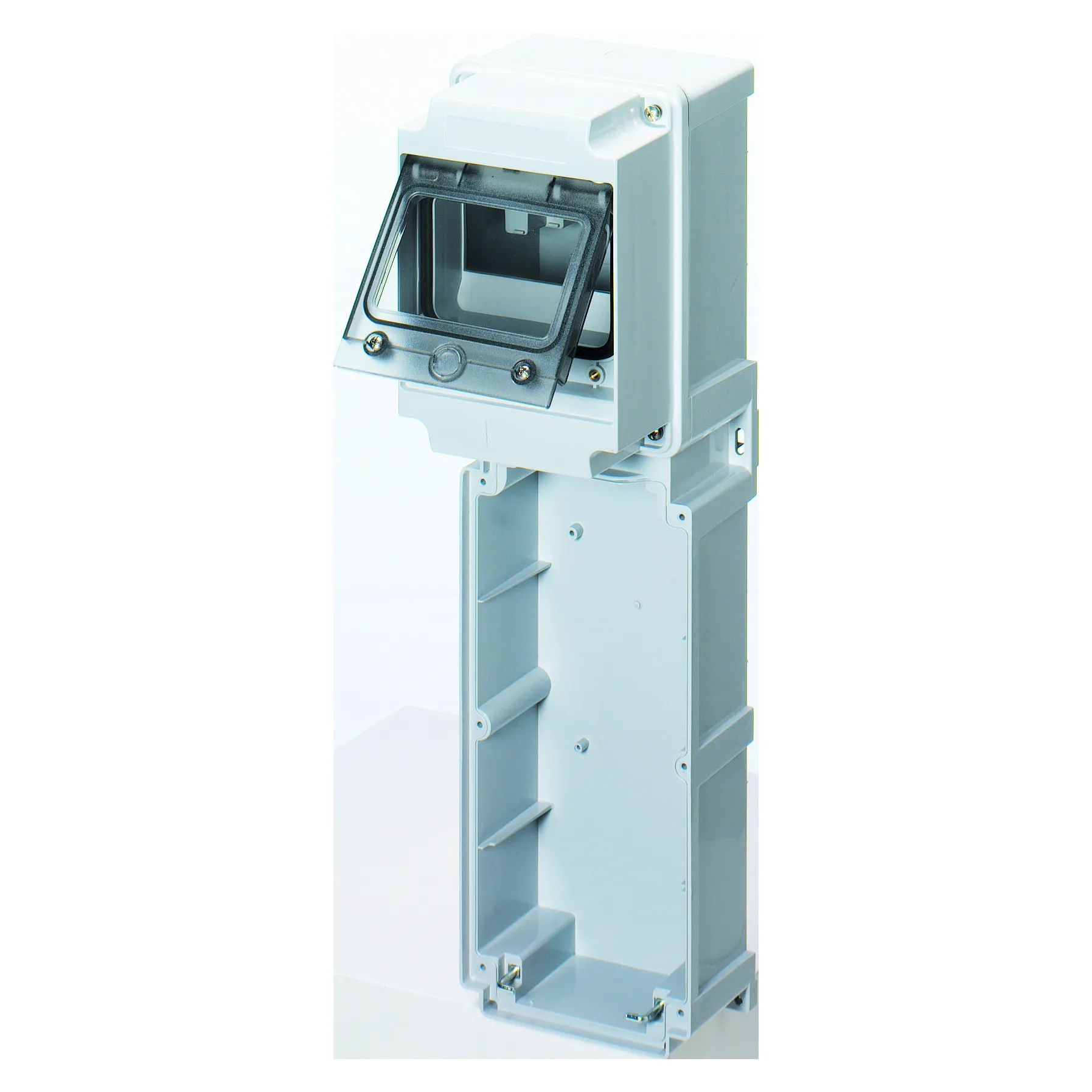 Baza Modulara Cu Panou Cu Fereastra Si Sina En50022 Priza Cu 1 Prize 16/32A / Selv 6 Mod.En50022 IP66 Gewiss GW66781